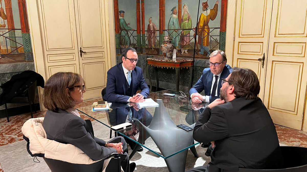 AlessandArico's tweet photo. 𝗦𝘂𝗯𝗶𝘁𝗼 𝘂𝗻 𝗽𝗮𝘁𝘁𝗼 𝗰𝗼𝗻 𝗹𝗮 𝗦𝗮𝗿𝗱𝗲𝗴𝗻𝗮 𝗽𝗲𝗿 𝗶 𝘁𝗿𝗮𝘀𝗽𝗼𝗿𝘁𝗶 𝗺𝗮𝗿𝗶𝘁𝘁𝗶𝗺𝗶 𝗲 𝗮𝗲𝗿𝗲𝗶

Due giorni di confronti col collega assessore sardo Antonio Moro, con cui condividiamo una condizione di insularità che necessita di più attenzione.

#Sicilia https://t.co/EPEHq5jLSk