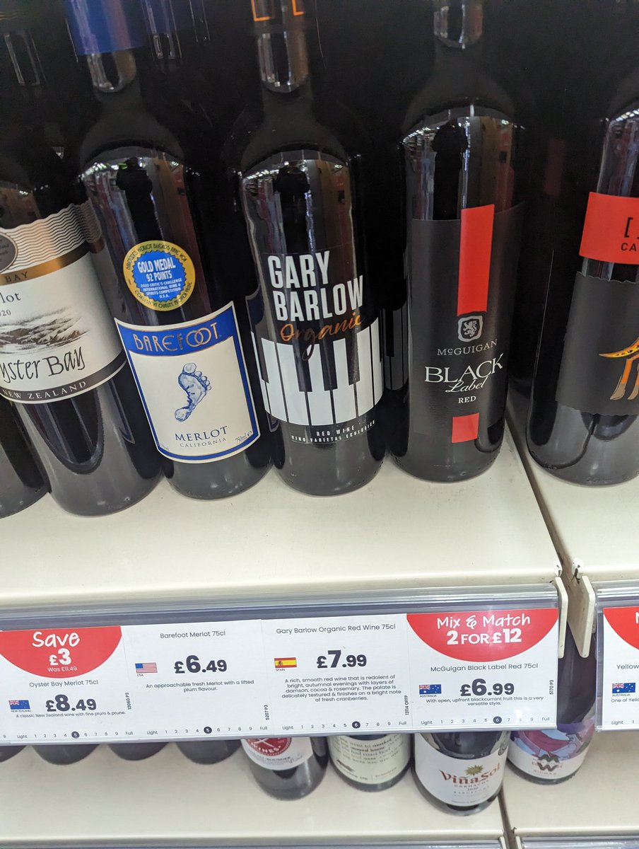 chrisclowess's tweet photo. Using all my Wine training to pick a bottle for later. thoughts @artichokebistro ? https://t.co/szIVTQDtgz