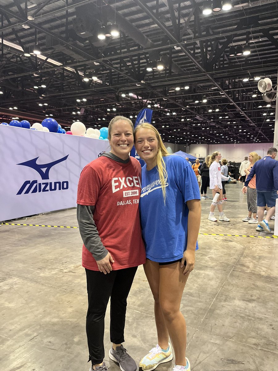 Ran into Allen ‘22 alum and current Saint Leo volleyballer, Emma Janek at the Sunshine Classic!! So good to see you, <a href="/emmajanek271/">emma janek</a> 
<a href="/ALLENVBALL/">Allen Volleyball</a>