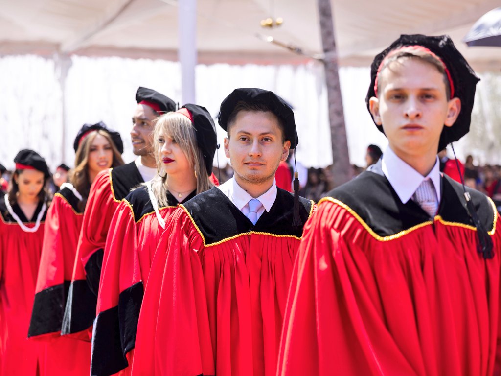 CADEUSFQ's tweet image. 🔙 En la Ceremonia del Comienzo de febrero de 2023, nuevamente tuvimos la oportunidad de acompañar a nuestros queridos Dragones 🐲, que culminaron la mejor etapa de su vida 🌳🏫🌳.
#OnceADragonAlwaysADragon

#BusinessIsGood
#USFQ #DragonesPorSiempre #USFQGrad #Dragones