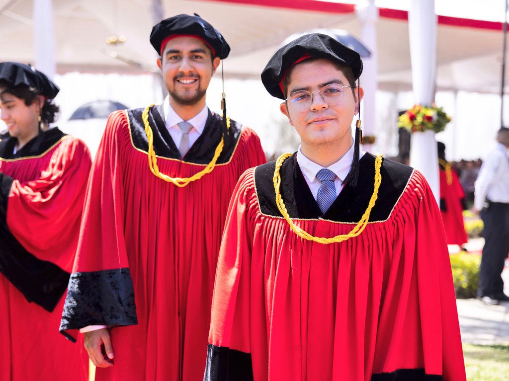 CADEUSFQ's tweet image. 🔙 En la Ceremonia del Comienzo de febrero de 2023, nuevamente tuvimos la oportunidad de acompañar a nuestros queridos Dragones 🐲, que culminaron la mejor etapa de su vida 🌳🏫🌳.
#OnceADragonAlwaysADragon

#BusinessIsGood
#USFQ #DragonesPorSiempre #USFQGrad #Dragones