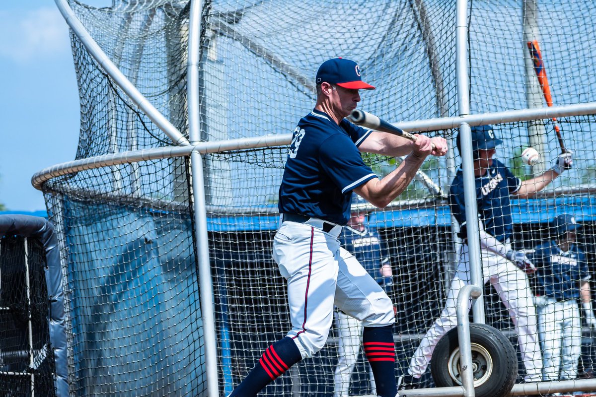 UConnBSB's tweet photo. Toasty afternoon in South Florida. 😎 #HookC https://t.co/PFVsDrWHNx