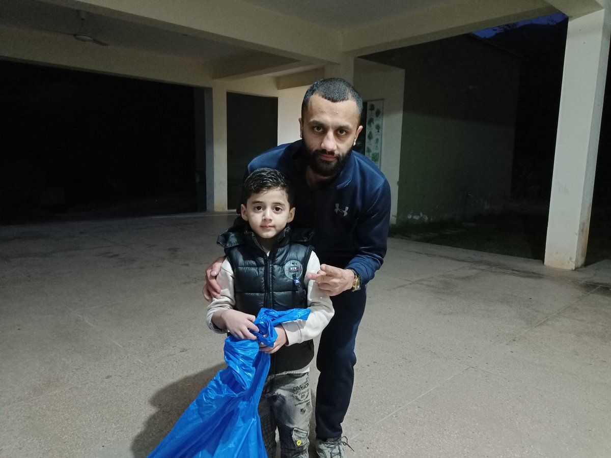 mnouman_ahsan's tweet photo. Today, Aliyan and I did trash collection activity at #Trail5 and also educated the children about the rules of the national park
#SaveMHNP
#SaveWildlife
#MyGarbageMyResponsibility
#ClimateAction
#ClimateActionNow
#ClimateJustice https://t.co/A9hDPCqKSP