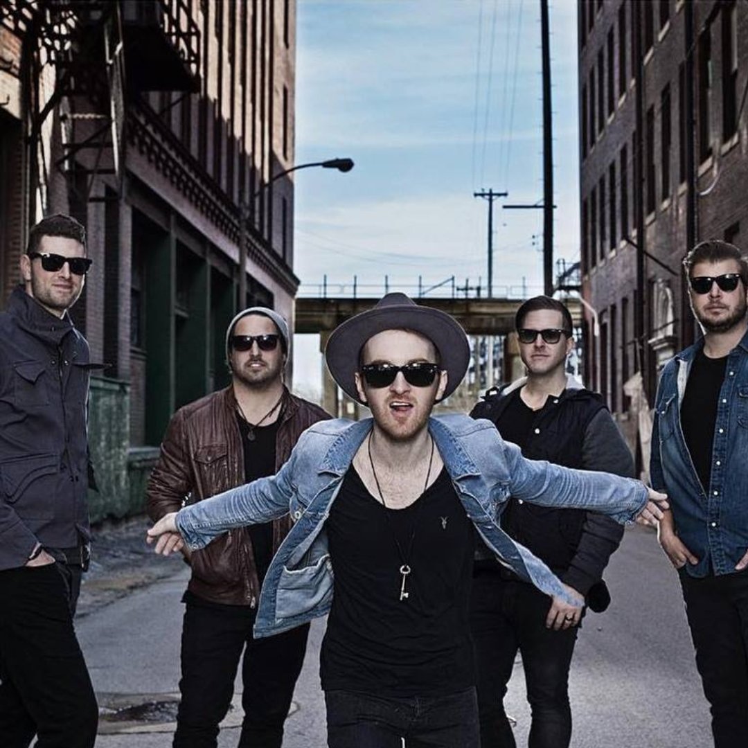 rivercitycasino's tweet image. Join us for more of the BEST Entertainment in St. Louis on Saturdays in Judy’s Lounge! Don’t miss out on these FREE shows! 🕺 

TONIGHT - @That80sBandSTL 
March 11 - Bad Habit Band STL
March 18 - @QueensBlvdBand
March 25 - SuperJam 

#whattodointhelou #stlevents