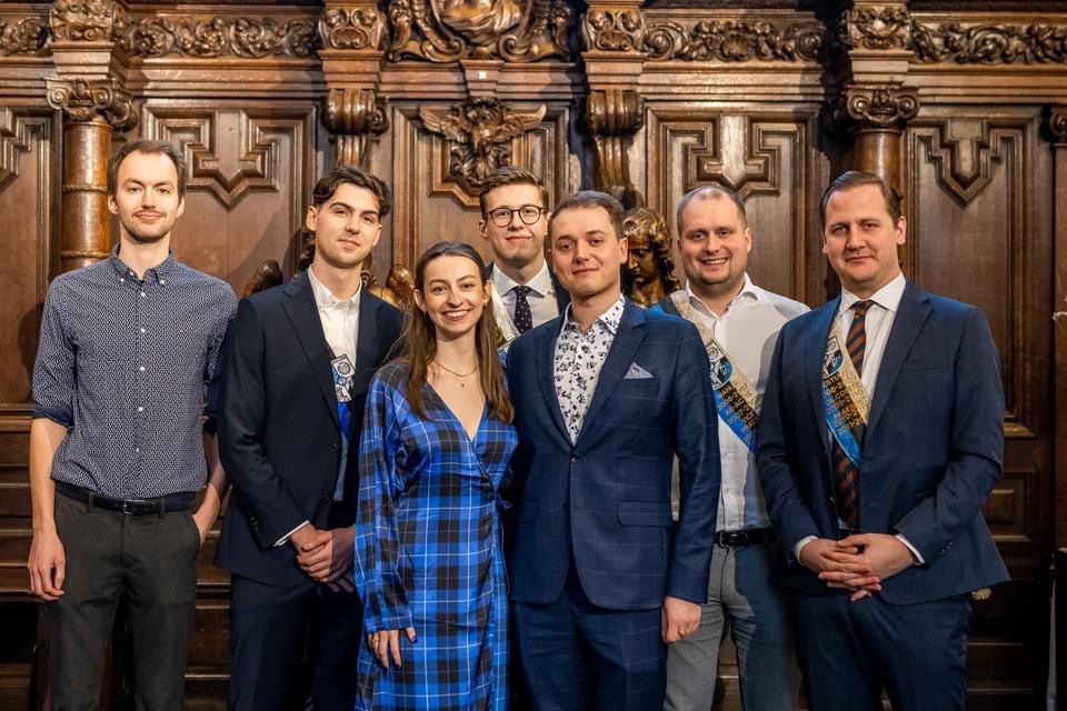 Vorige week waren we te gast op 75 jaar <a href="/LVSVAntwerpen/">LVSV Antwerpen</a> wiens alumni vaak doorstromen naar #hetlvv, ook de Liberale Vlaamsche Bond 🅰️ sloot zich in 1886 aan bij #hetlvv. (1/2)