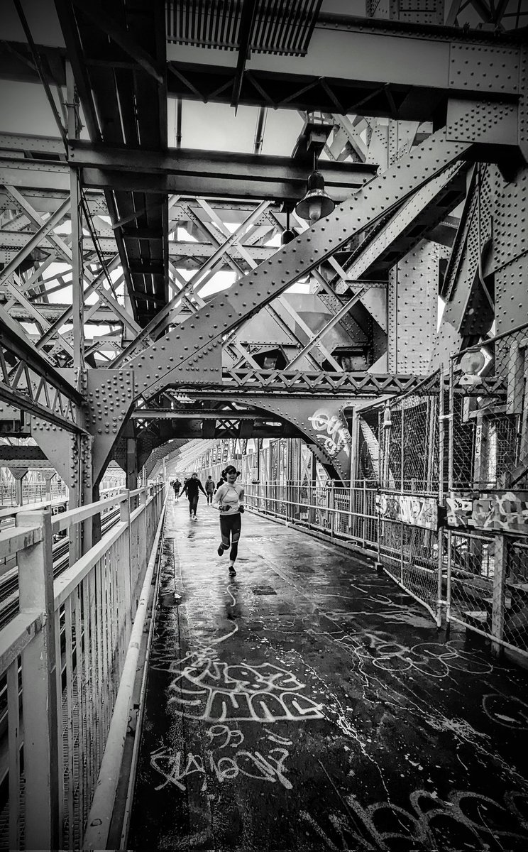 agulosso's tweet photo. Algunas #runningsnaps de la vueltita de hoy.
#nyc #shotonpixel https://t.co/UIP9zLb0q1