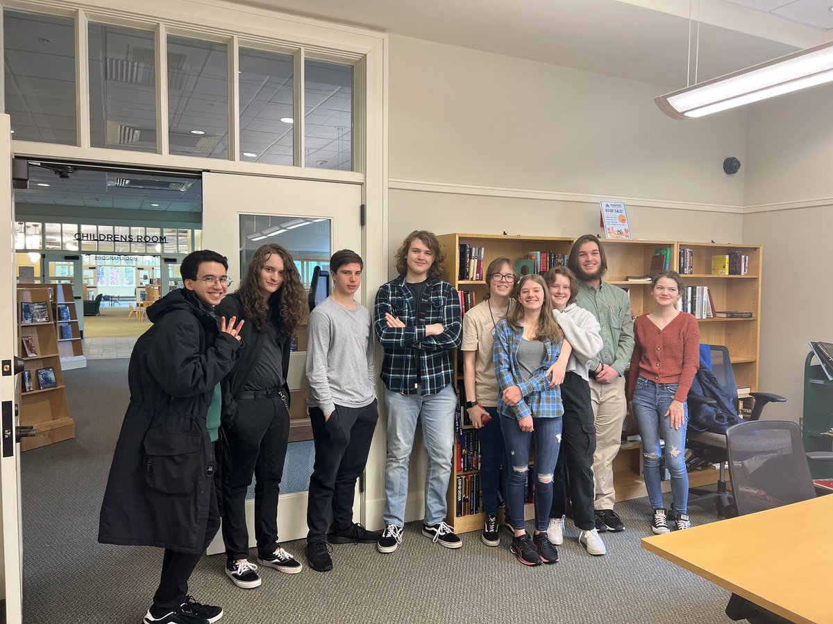 Such a great group of #Mashpee Techsperts that donated time to help adults with technology at the public library today! #WeAreMashpee #Connectedcommunity