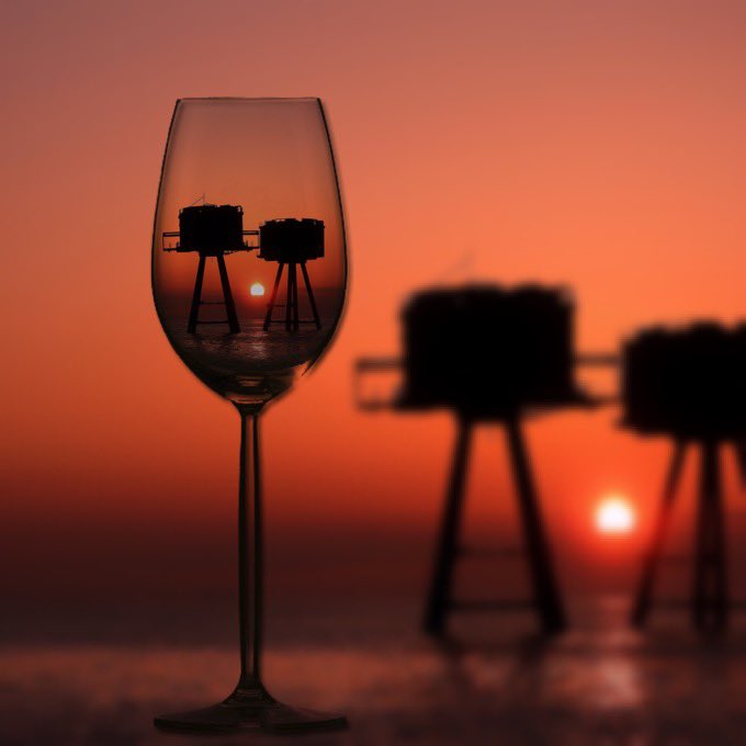 SealandDuchess's tweet image. Fortified wine. I’ll drink to that!  @MaunsellForts #ww2 #history #militaryengineering #wargeek #seafort #sunset #kent