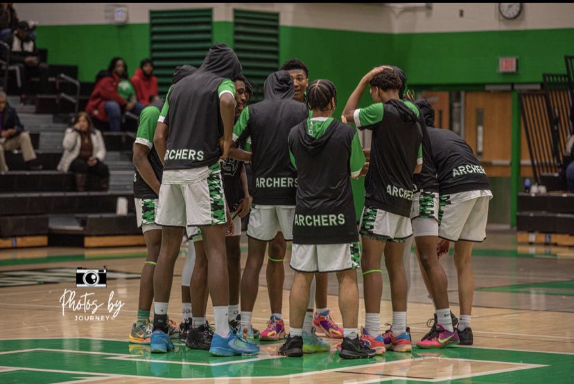 CharlesPowell1k's tweet photo. First I would like to say thank you to South Side High school for taking me in and showing nothing but love. Seconded I like to say thank you to the coaching staff for staying with us through the ups and downs. Finally thank you to my teammates #3 out. 💚 https://t.co/aRUFpDfwQv