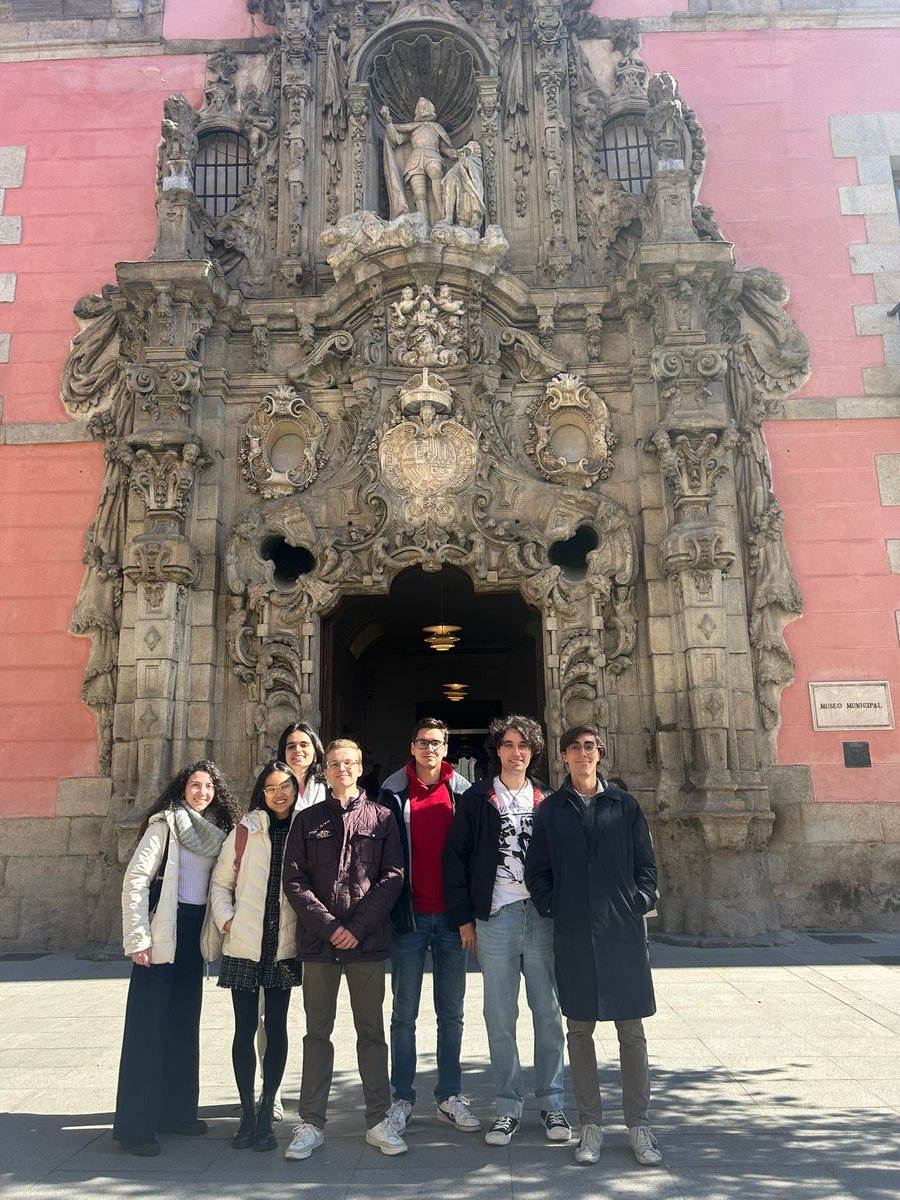 Hoy hemos visitado el Museo de Historia de Madrid! ✨

Ha sido una visita muy fructífera, en la que hemos podido asomarnos a la historia que rodea nuestro entorno más próximo 😇
