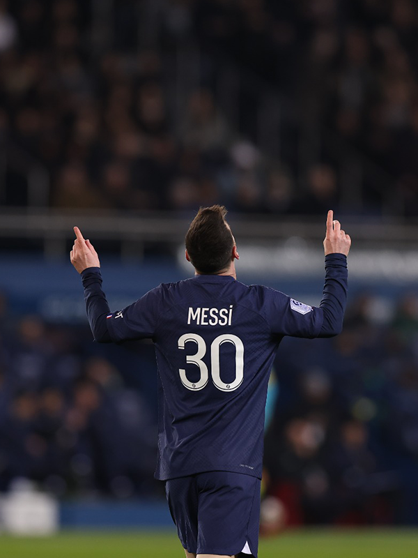 PSG_English's tweet photo. Leo Messi in his last 5️⃣ #Ligue1 games: 

⚽️ vs. Montpellier
⚽️ vs. Toulouse
⚽️ vs. Lille
⚽️ vs. Marseille
⚽️ vs. Nantes (so far)

😍❤️💙 

#PSGFCN https://t.co/BTXiq7151x
