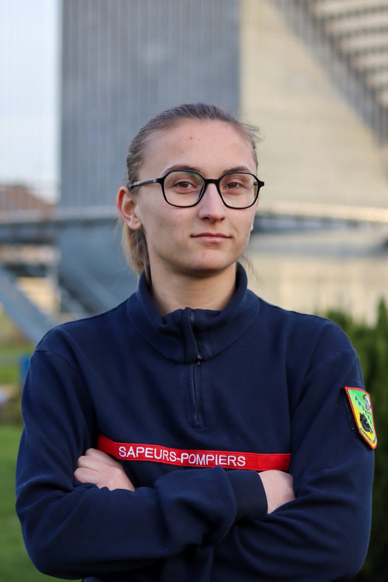 SPVouziers08's tweet photo. #PromotionVolontariat #unjourunagent
La Sapeure de 1CL #Cyrielle
✅ 🧑🏼🚒 Volontaire au #CIS #vouziers
✅ Et #Infirmière aux #Urgences dans le #civil
➡️ Faites comme elle ! Rejoignez-nous
➡️ Nous avons besoin de vous 🚨
#sapeurspompiersvolontaires #volontariat #metier @sdis08 https://t.co/5fmIJ6lK7L