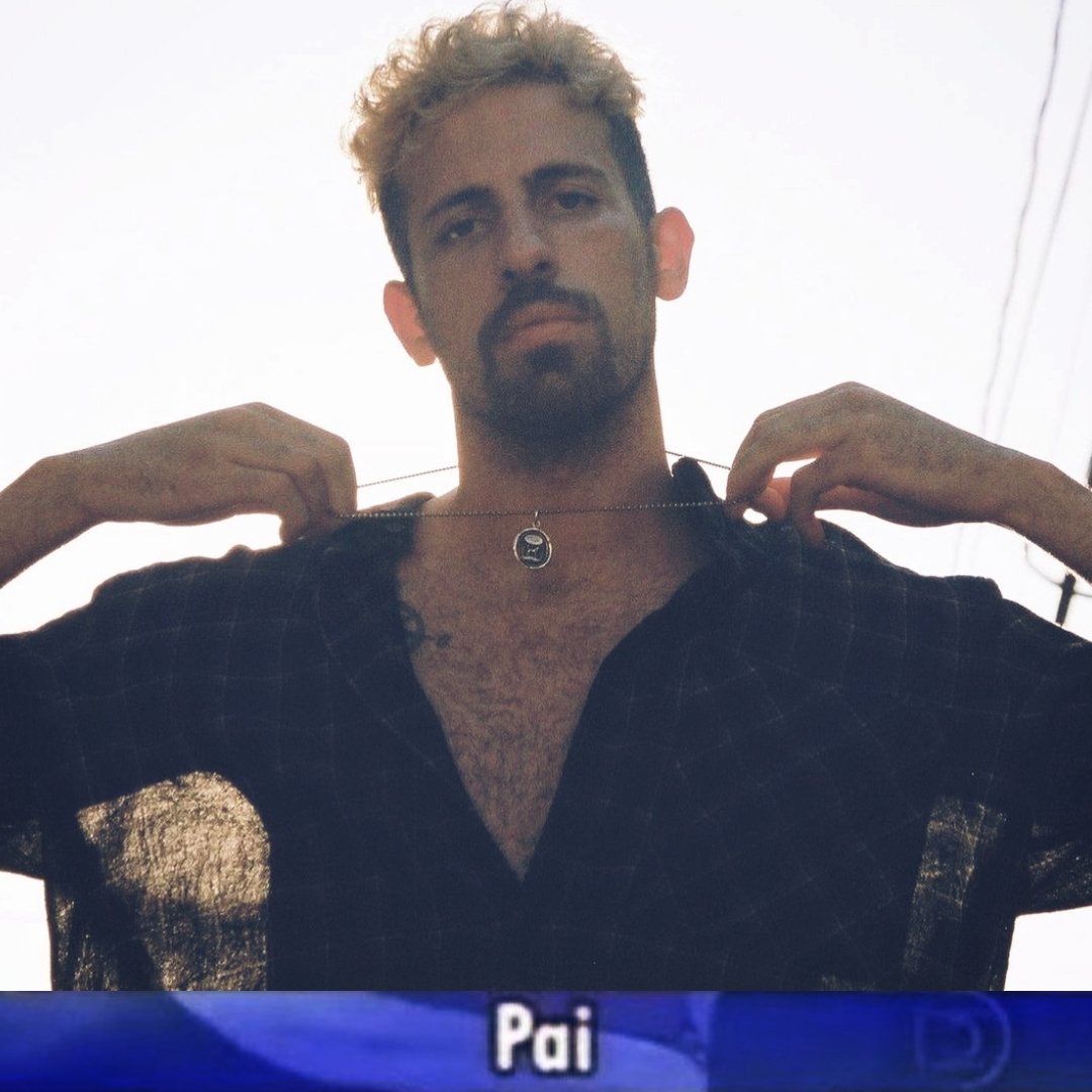 tbdatebot's tweet image. adam silvera igual um pai só aparece para causar depressão e depois vai comprar cigarro