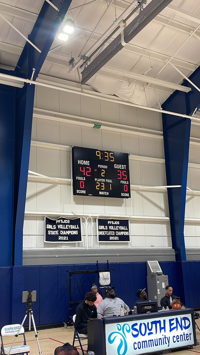 P5Conference's tweet image. @SCA_Hoops leads @BuscheHoops 42-35 in a action packed 1st half! Winner takes on Putnam Science tomorrow evening! 

#P5C