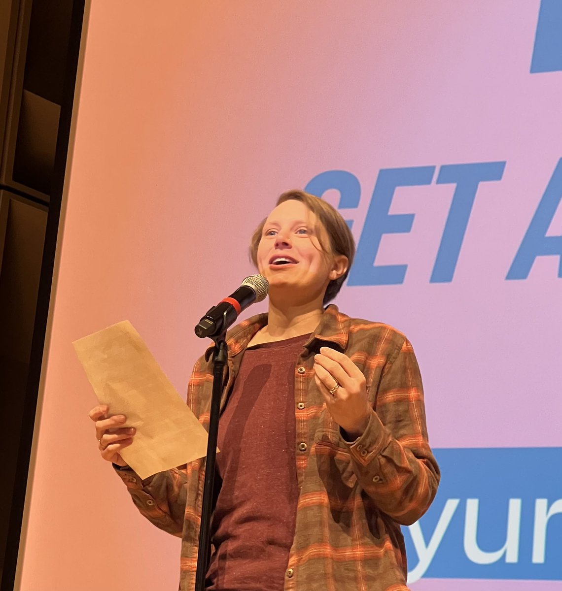 Nina Wurz, member of the Carpenters Union and PJ Maguire group kicking it off: “It’s time to take back our unions and make them the democratic militant unions they should be. It’s time for a workers party, it’s time for workers to strike back!”