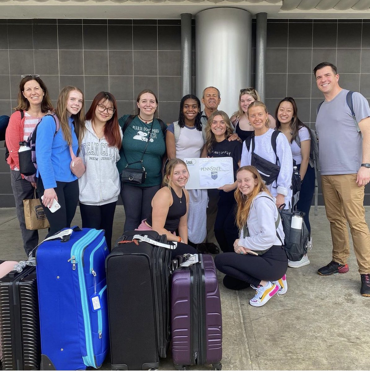 PSUBellisario's tweet image. COMM 372: Digital PR has landed in sunny Costa Rica ☀️🌴#educationabroad #COMM372 #EmbeddedCourse #WeAre #BellisarioProud