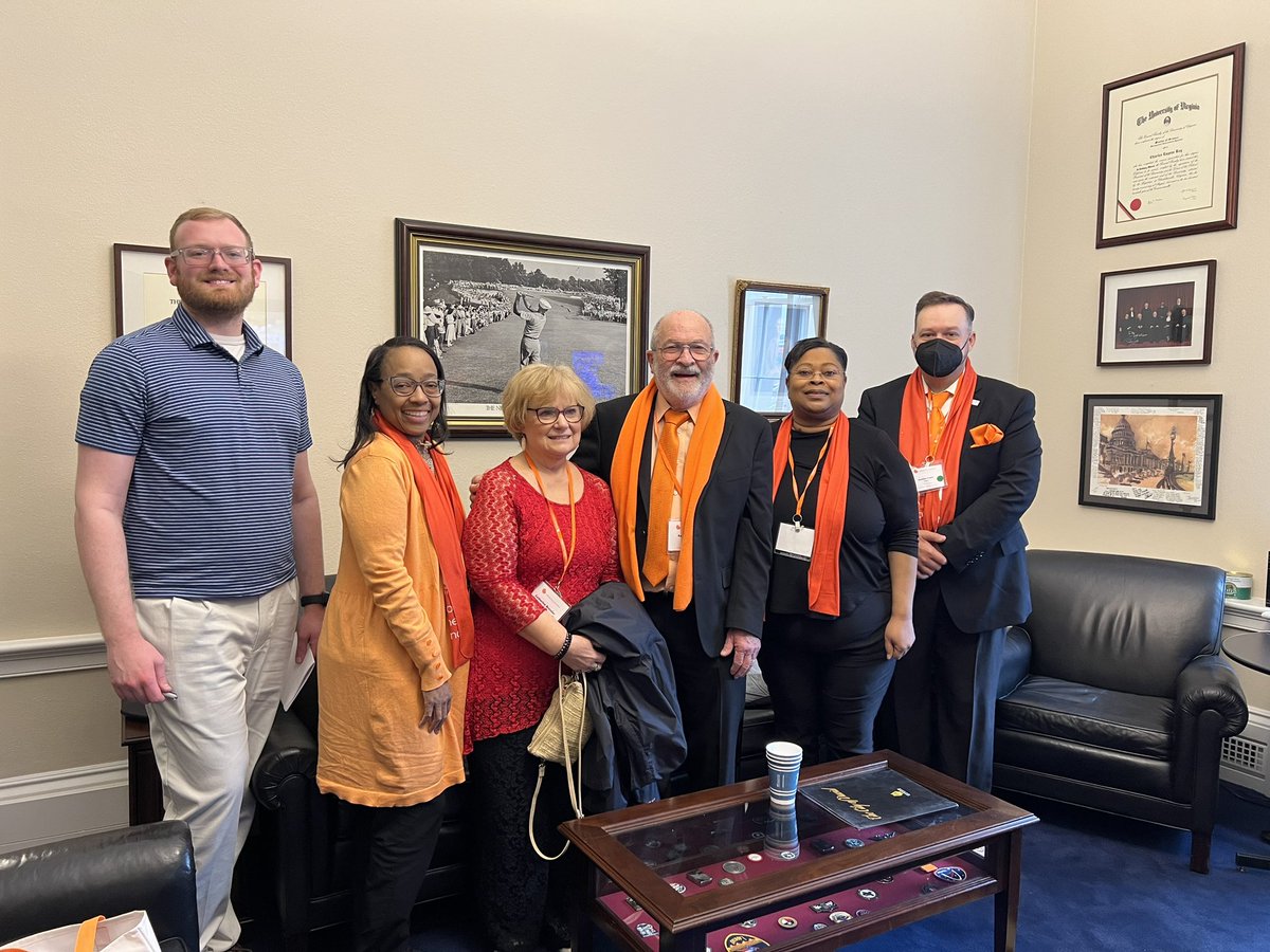 hope_host's tweet photo. Thank You Jonah! For taking the time to hear our stories and listen to us speak on the LDPA (Living Donor Protection Act), more access to Home Dialysis and Caregiver Support and Organ Donation Fairness and Transparency! #MyKidneyVoice #Texas #nationalkidneyfoundation  @chiproytx https://t.co/DrvkKHYniE
