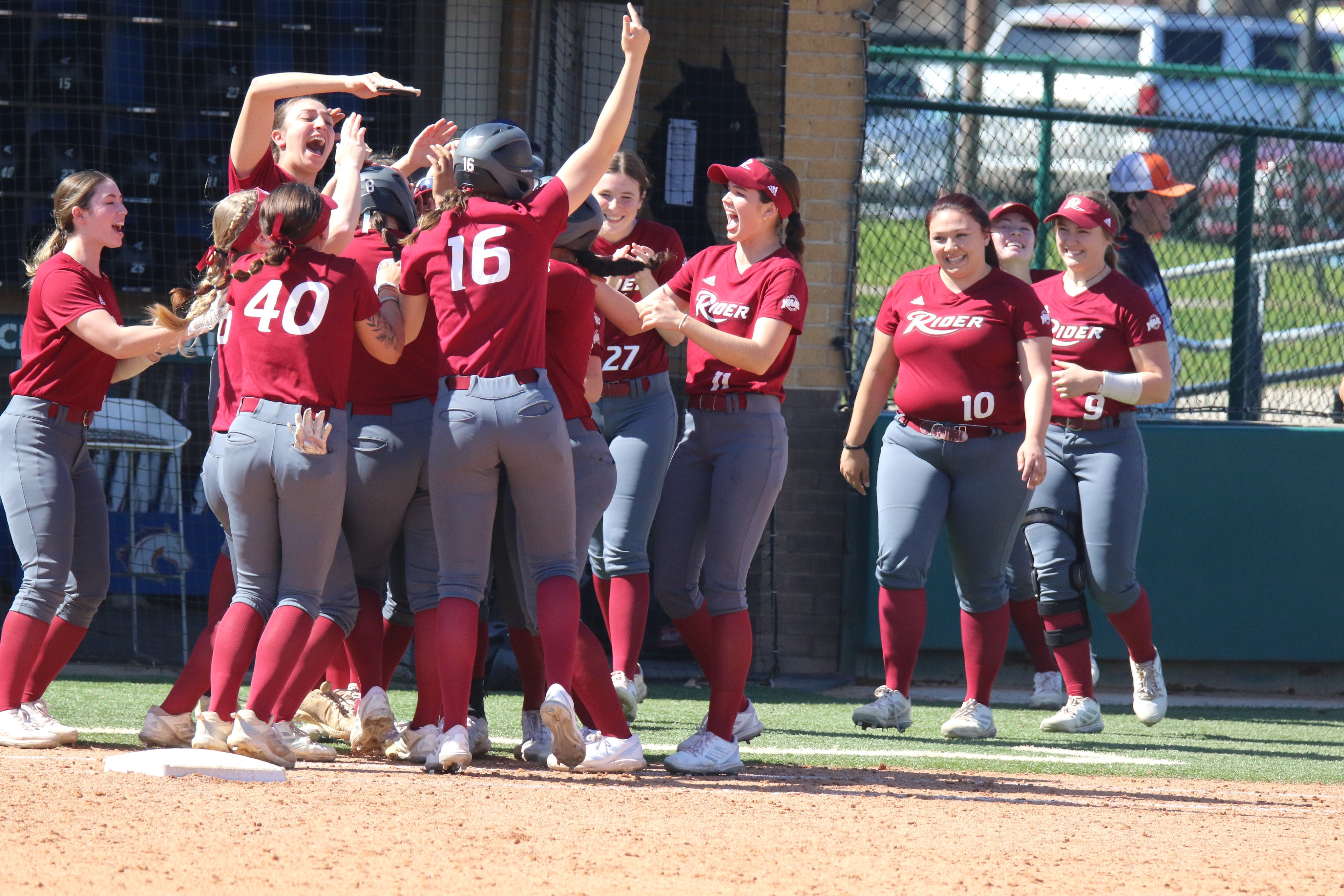 Rider Softball (SoftballRider) / Twitter