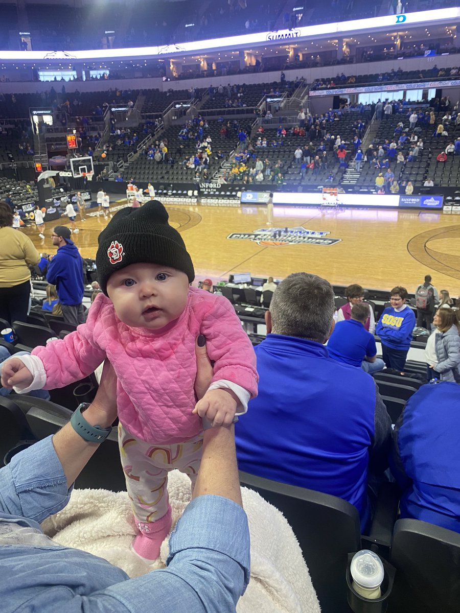 Lennon’s first summit league tourney!  #march2thesummit