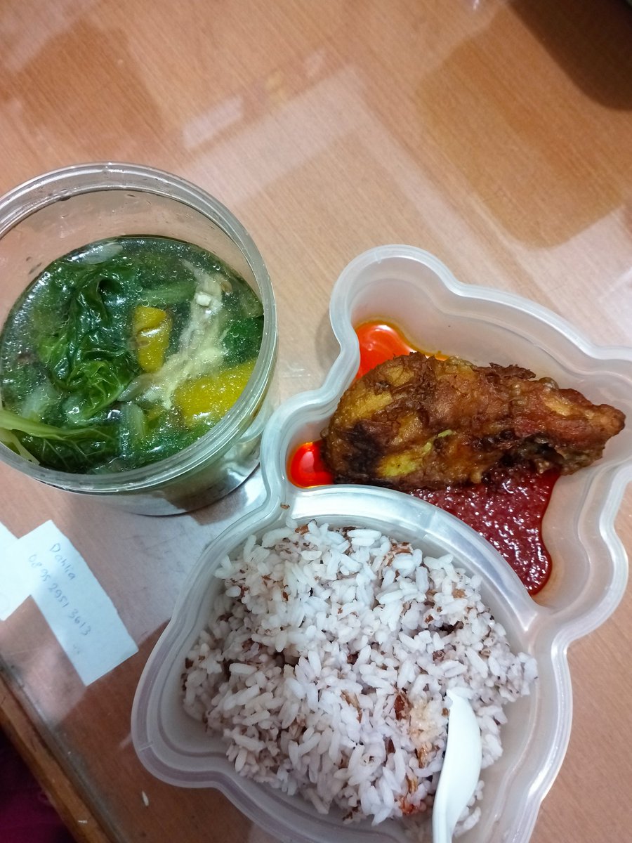 devibintang's tweet photo. Kiriman bekal lagi dari ibu negara🫶🏻 https://t.co/nSolINNiNs
