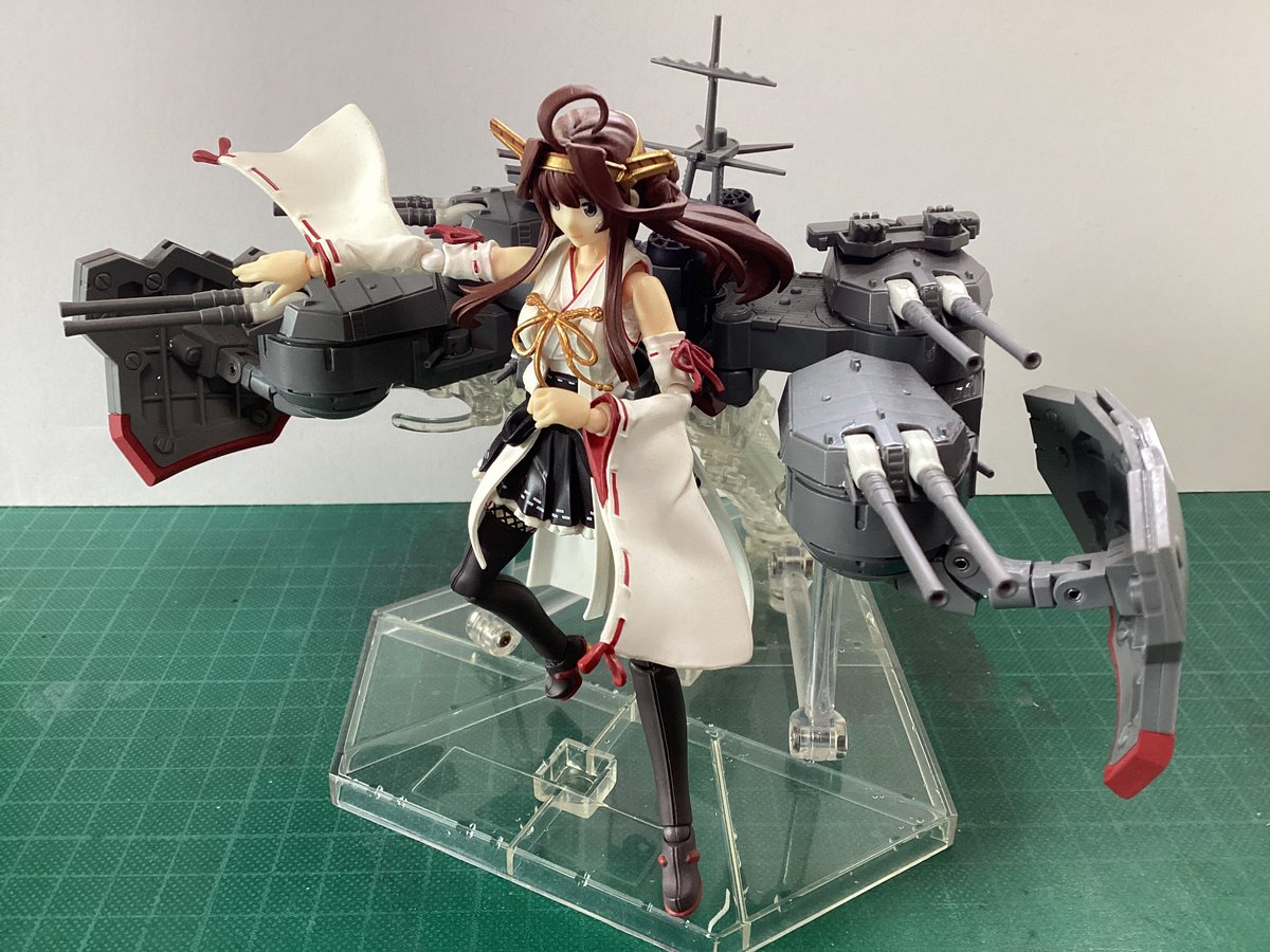 金剛(艦これ) 「次に描く金剛と同じポーズを…と思ってバンダイ様のAGP金剛を出したものの、可動が」|真オーゼ（(@_@))のイラスト