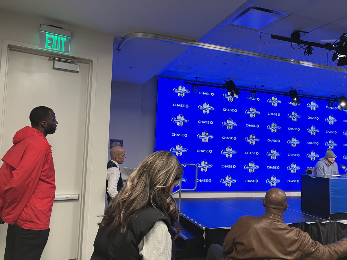 Tim Kawakami tweet media