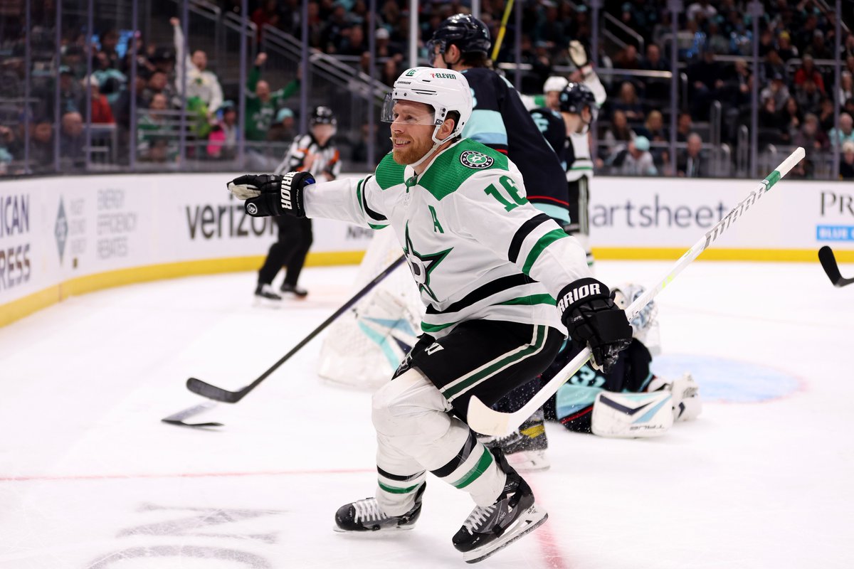 DallasStars's tweet photo. CAN WE GET A "WOOOOOO!" IN THE REPLIES?! https://t.co/fYJOji74M8