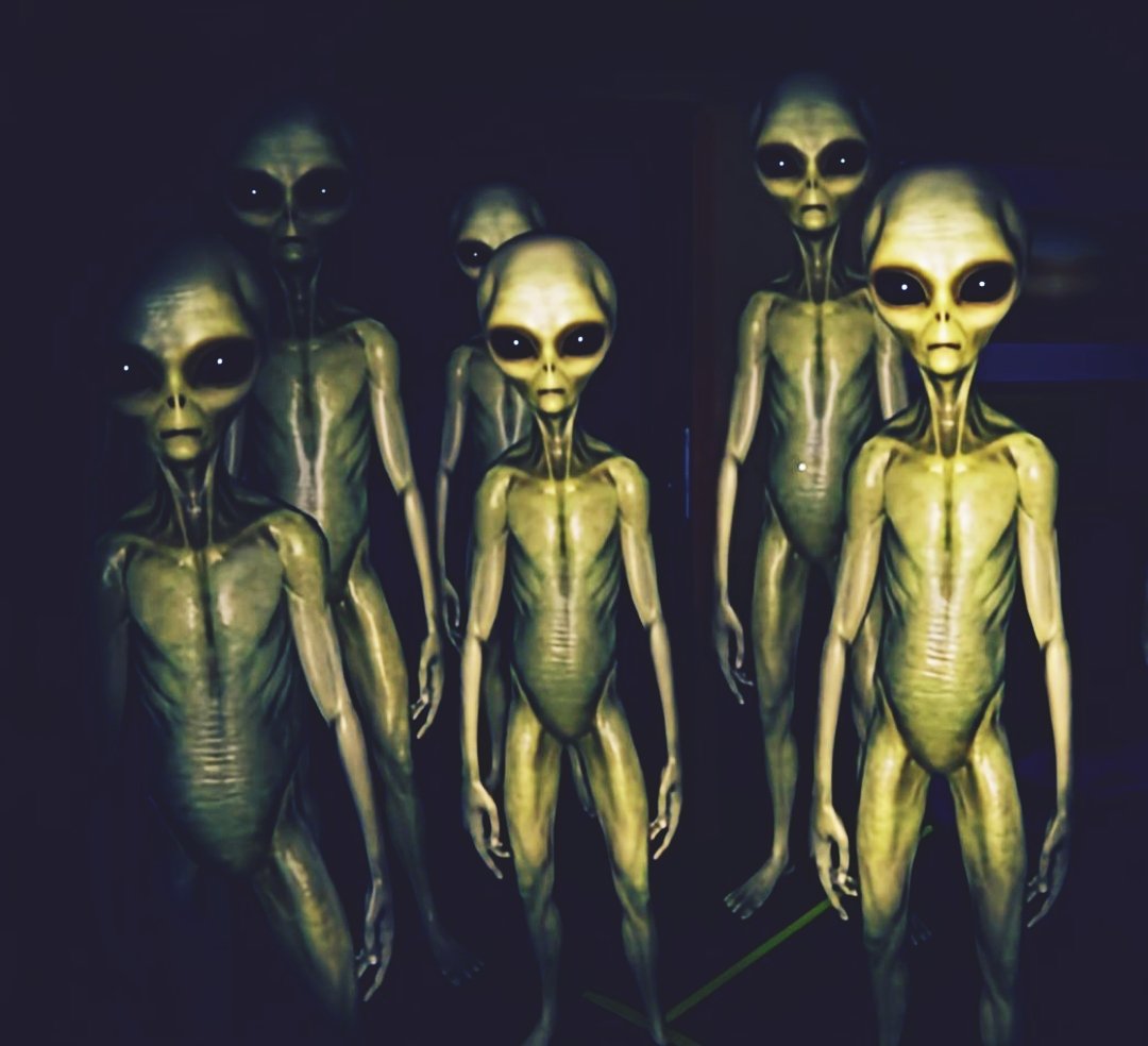 UFOstories's tweet photo. A late night knock on your front door and you see this group of characters. What would you do? #aliens #Alien #Extraterrestrials #ufotwitter #UFO #UFOs https://t.co/M79ojLgRCA