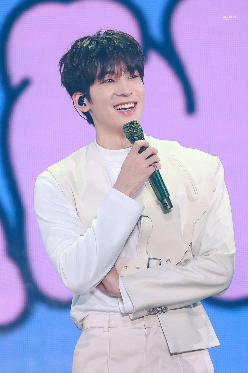 I_PROMISE_U_WW's tweet photo. 230310 캐럿랜드 DAY1 원우

네가 웃으면 나도 좋아🤍

#원우 #WONWOO #세븐틴 #SEVENTEEN #ウォヌ https://t.co/KDvFBdEj2S
