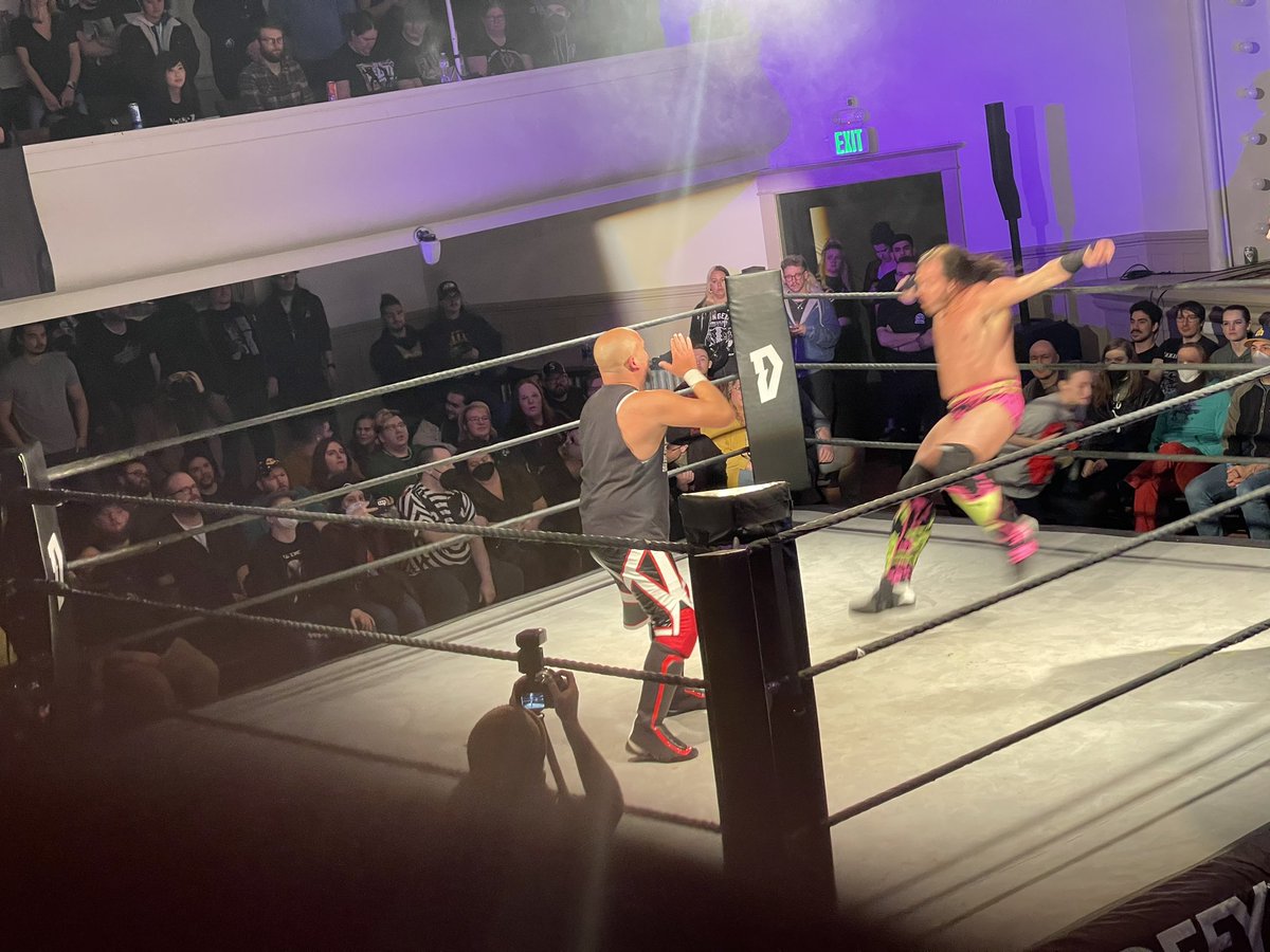 BeastModeManny's tweet photo. Next: @GodsGiftMRB v @newagepunisher #defyontop https://t.co/xkMPk44E38