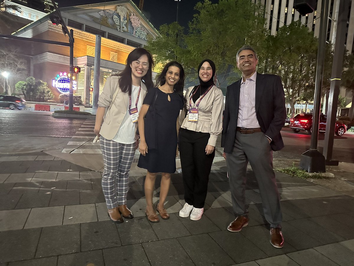 JiejingGiGi's tweet photo. What a nice start on my day 1 at #USCAP2023 #USCAP23 ! So nice to reunite with Dr. Essel @essel_eda!! So nice to meet new friends/seniors!! And so happy I have Dr. Dina Zenezan (PGY2 Temple Resident) @DZenezan with me☺️❤️#templepath @aakasharmand @Sinchita_Roy @niragjhala https://t.co/VfqWEEfgZy