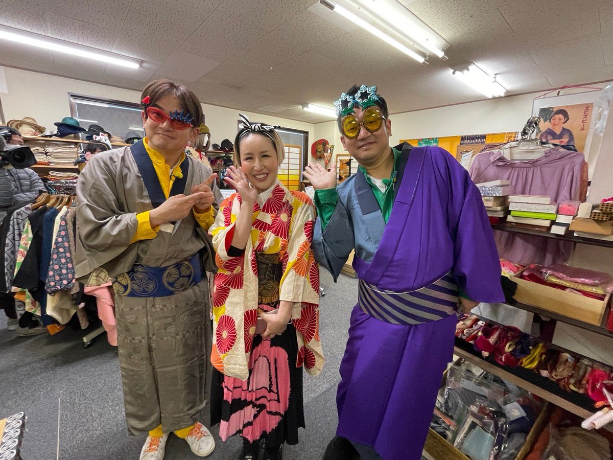 #しずおかびっくりTV
の撮影がありました✨
なすなかにしさんが来てくれてハイカラ屋一同大盛り上がり🤣笑笑
爆笑の渦に巻き込まれました🤣
SBSで18日土曜日16時放送です💖
皆様よかったら見てね✨
<a href="/bikkuri_sbs/">しずおかびっくりＴＶ【公式】👀</a> 
#びってれ 
#なすなかにし 
#ハイカラ屋
#アンティーク着物
#袋井市
#SBS