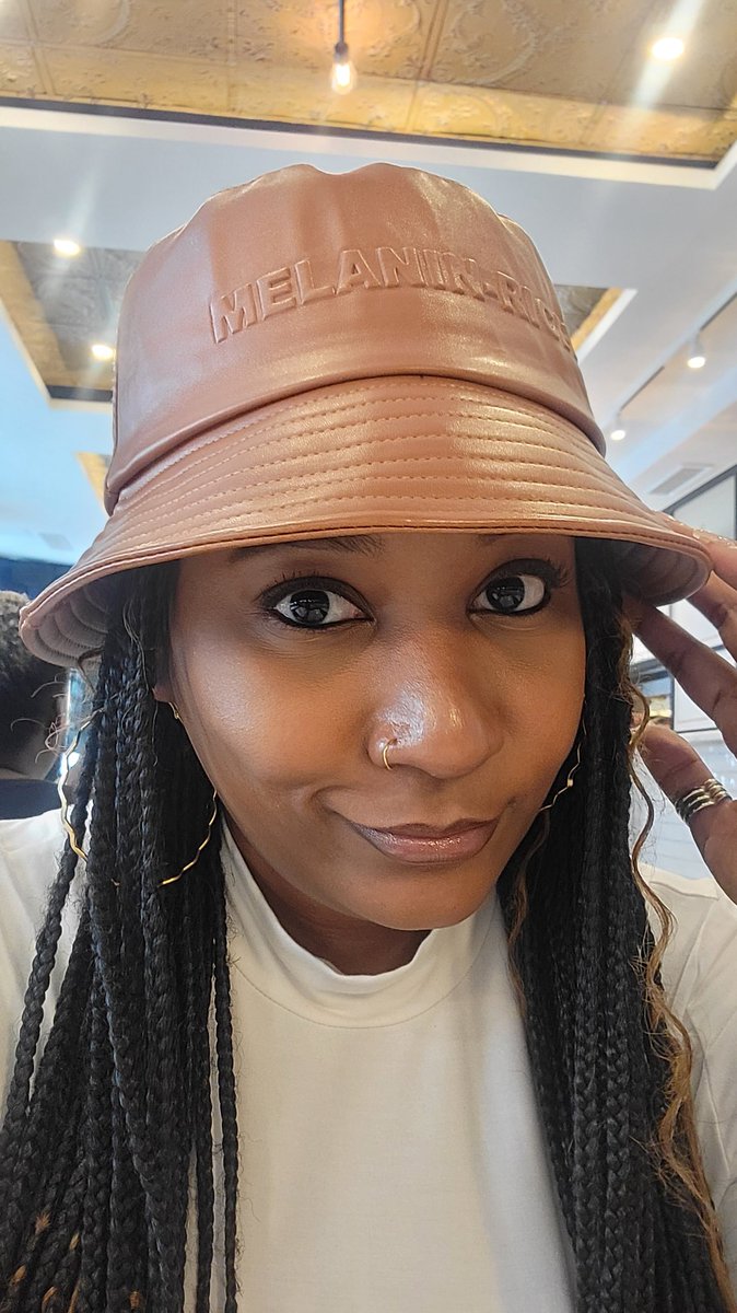 SidraSocial_'s tweet photo. This Melanin-Rich hat from #AmiCole is everything 🔥 https://t.co/3Adj6h6RH4