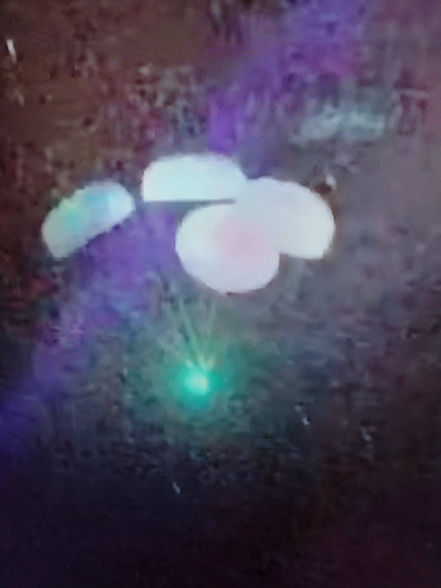 bbrown_hes's tweet image. Can&apos;t wait to share these pics with my students of the Dragon spacecraft re-entry and touchdown. We created parachutes for space capsules and tested them 2 weeks ago. #coolscience #STEMreallife #NASAlive