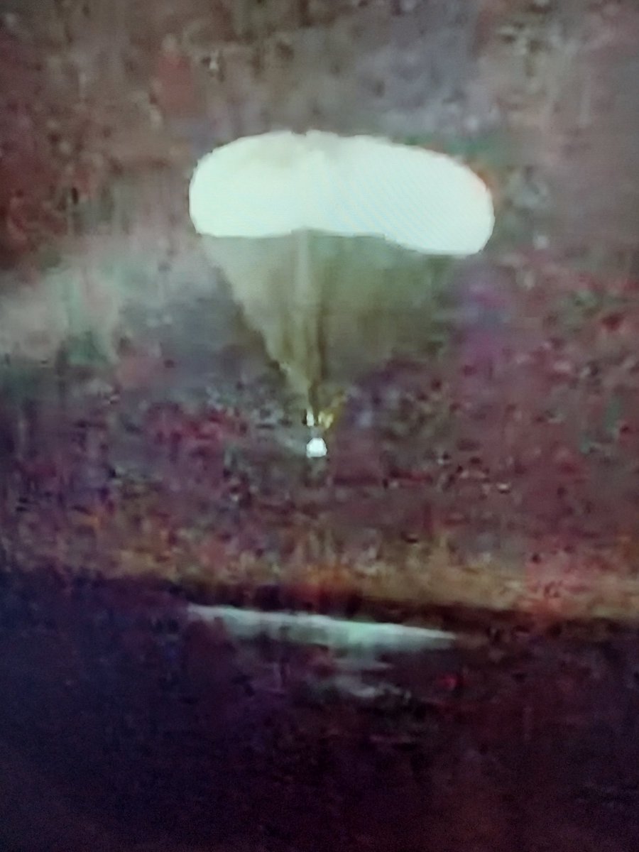 bbrown_hes's tweet image. Can&apos;t wait to share these pics with my students of the Dragon spacecraft re-entry and touchdown. We created parachutes for space capsules and tested them 2 weeks ago. #coolscience #STEMreallife #NASAlive
