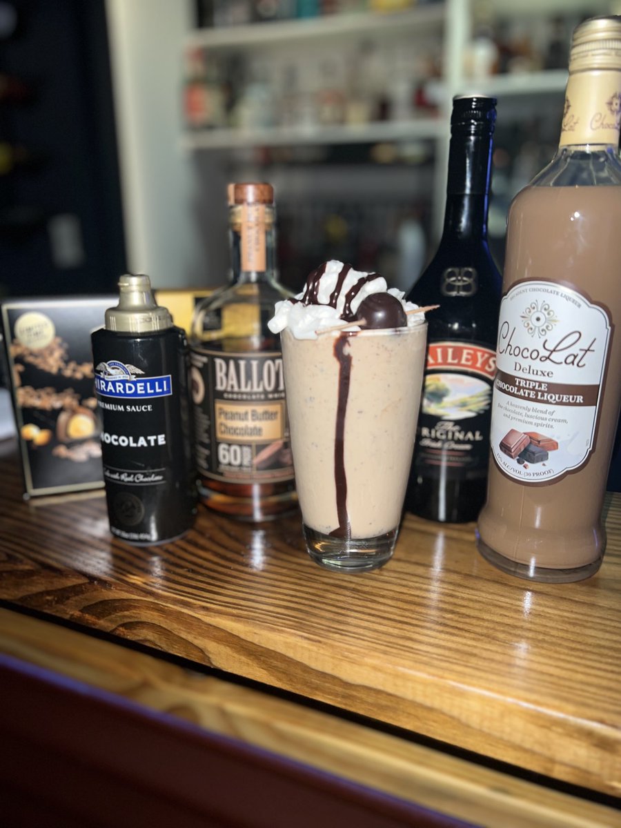 JimmyJeffro's tweet photo. Drink of the night:
Peanut Butter and Chocolate milkshake
#Baileys Irish Cream Liqueur
Chocolat triple chocolate Liqueur
#Ballotin Peanut Butter Chocolate whiskey
Chocolate sauce
Whipped cream
Chocolate Peanut Butter ball or Reese cup
#Cheers https://t.co/10S56IfVd8