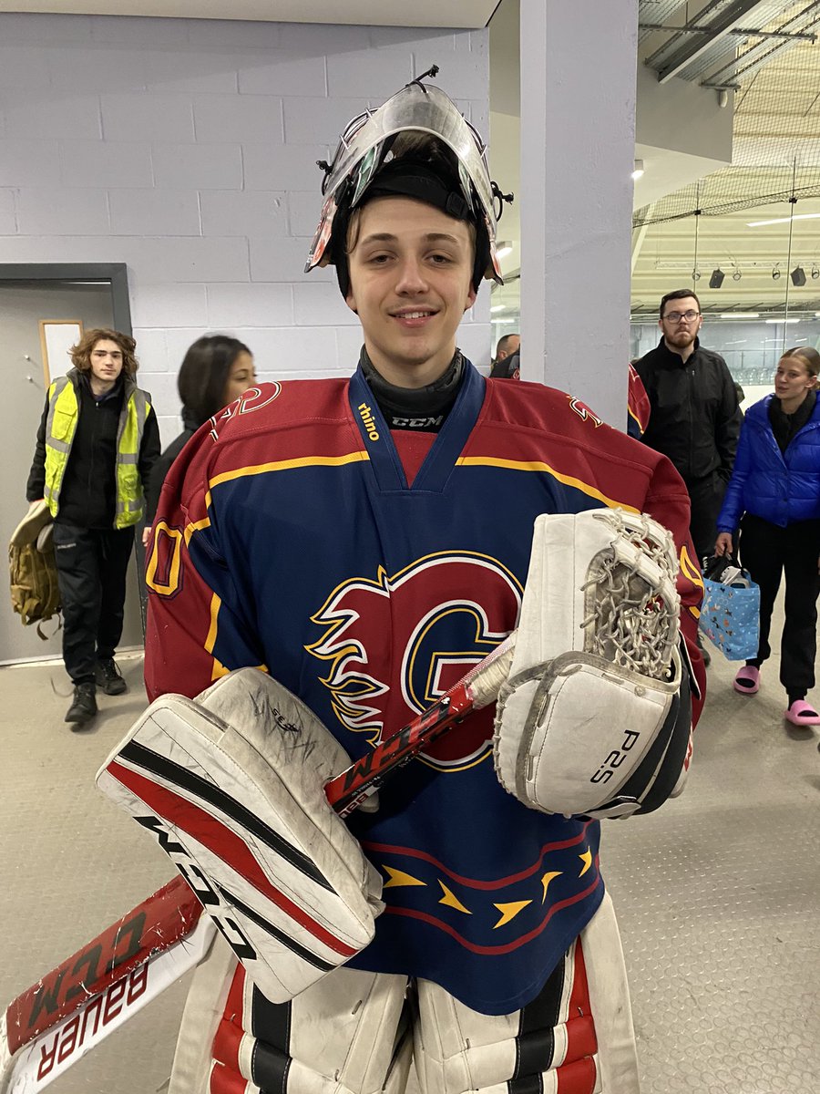 dazz20's tweet image. No Cardiff game for this one so  “On Loan” to @GuildfordJIHC U18 today v #SloughJetsJihc @JetsJunior #guildfordflames #EBUG