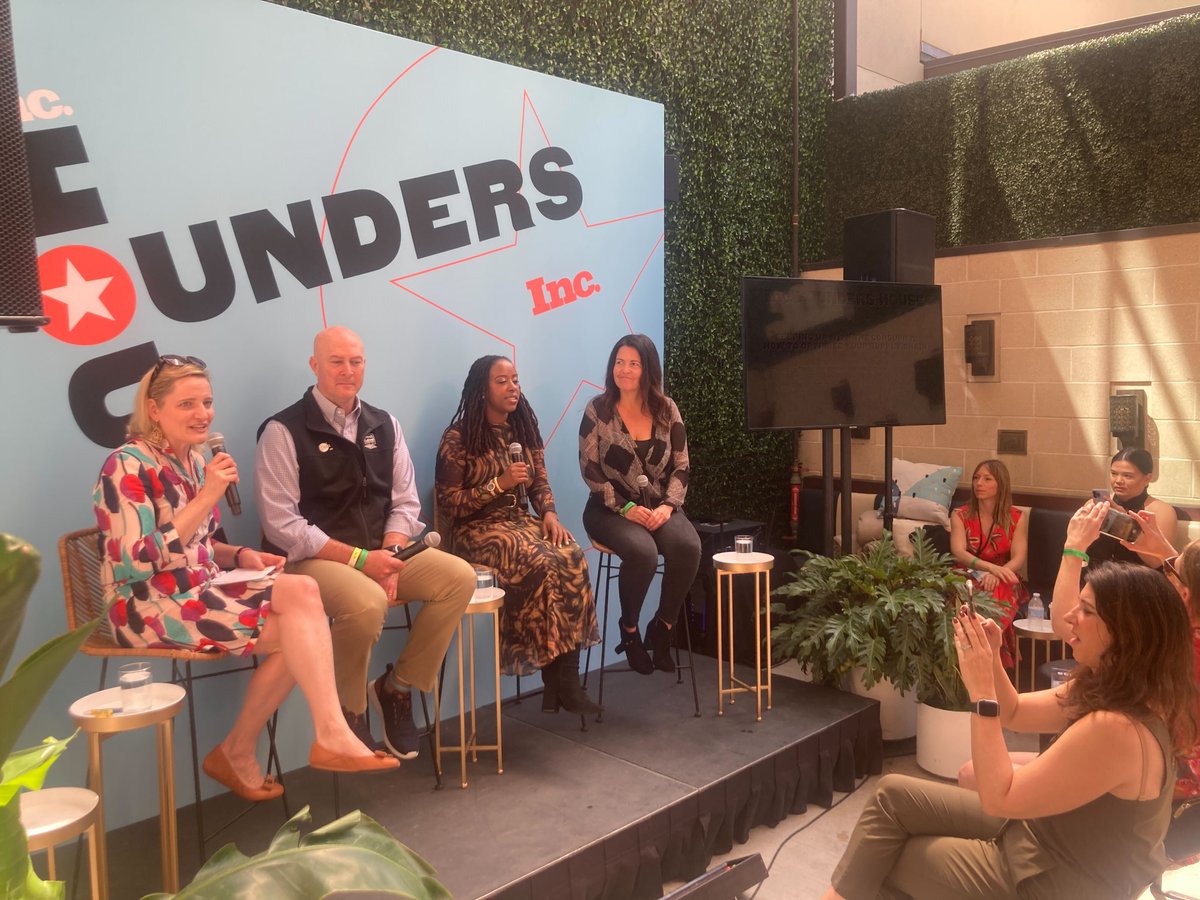 How do entrepreneurs keep their supply chains running post pandemic? Tons of networking! <a href="/TiffanieStanard/">Tiffanie Stanard</a> <a href="/reidjackson/">Reid Jackson</a> Felicia Vieira <a href="/CraftedBrands/">Crafted Brands</a> gave me the scoop <a href="/Inc/">Inc.</a> #FoundersHouse #SXSW2023