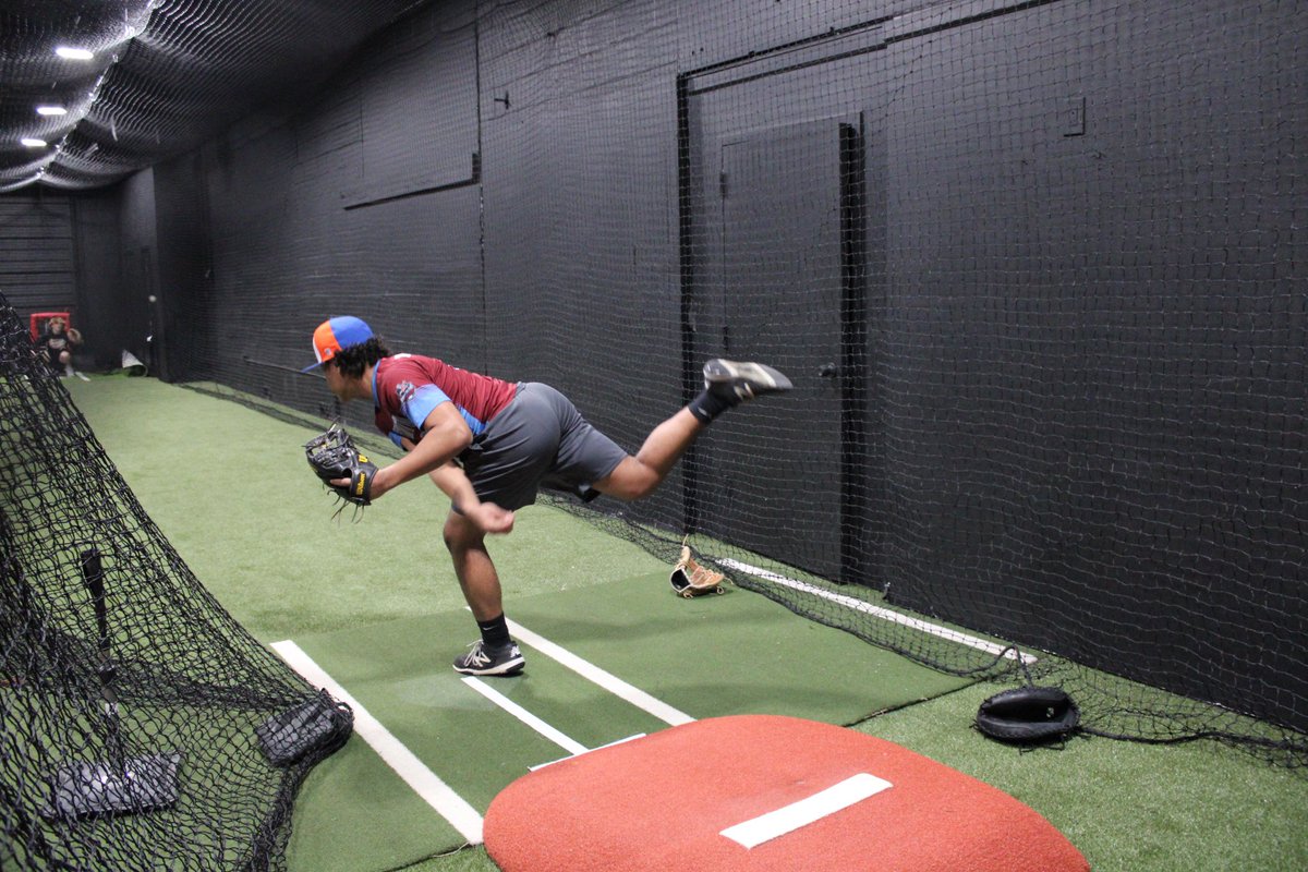 Jessenia_Yvette's tweet photo. @AlexHenriquezC8 doing his thing, running it up to 83🔥I am so excited to see what he brings to tomorrow’s Motor City Hit Dogs Scout Day event…. @baseballcrazy00 @MCHitDogs @alexhenriquez86 #AlexJr #ElVacuum https://t.co/0ZXk0Kk9Gi