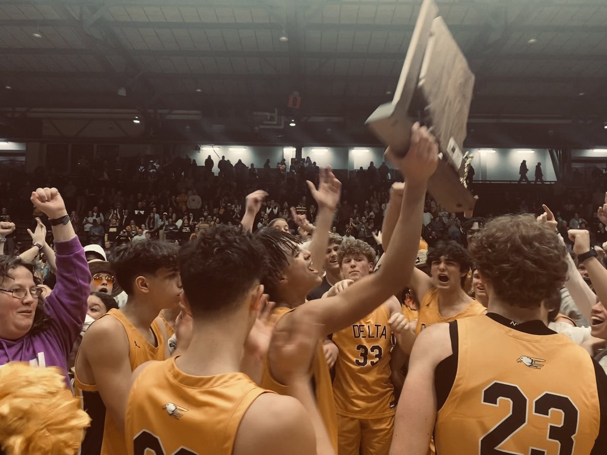 🚨CHAMPIONSHIP ALERT🚨

🏆  » 2023 IHSAA Regional Champions

🏀 » Delta Boys Basketball

🦅 Delta - 54
🐯 Peru - 47

🦅 #ᴇᴀɢʟᴇᴘʀɪᴅᴇ 𝘹 #ᴡᴇᴏᴠᴇʀᴍᴇ