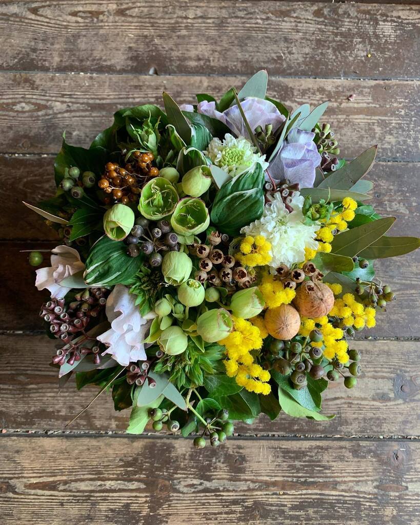 inotti87's tweet photo. 野球を知らないので、ヌートバーはグリとグラみたいなものと思っていました。

#flower #flowers #dryflower #flowerstagram #flowerarrangement #flowershop #花屋 #花 #花のある暮らし #ドライフラワーのある暮らし #ドライフラワー #blue_water_flowers #西荻窪 #日常 https://t.co/IoRrzrXSPJ https://t.co/vUXY3B1UEJ