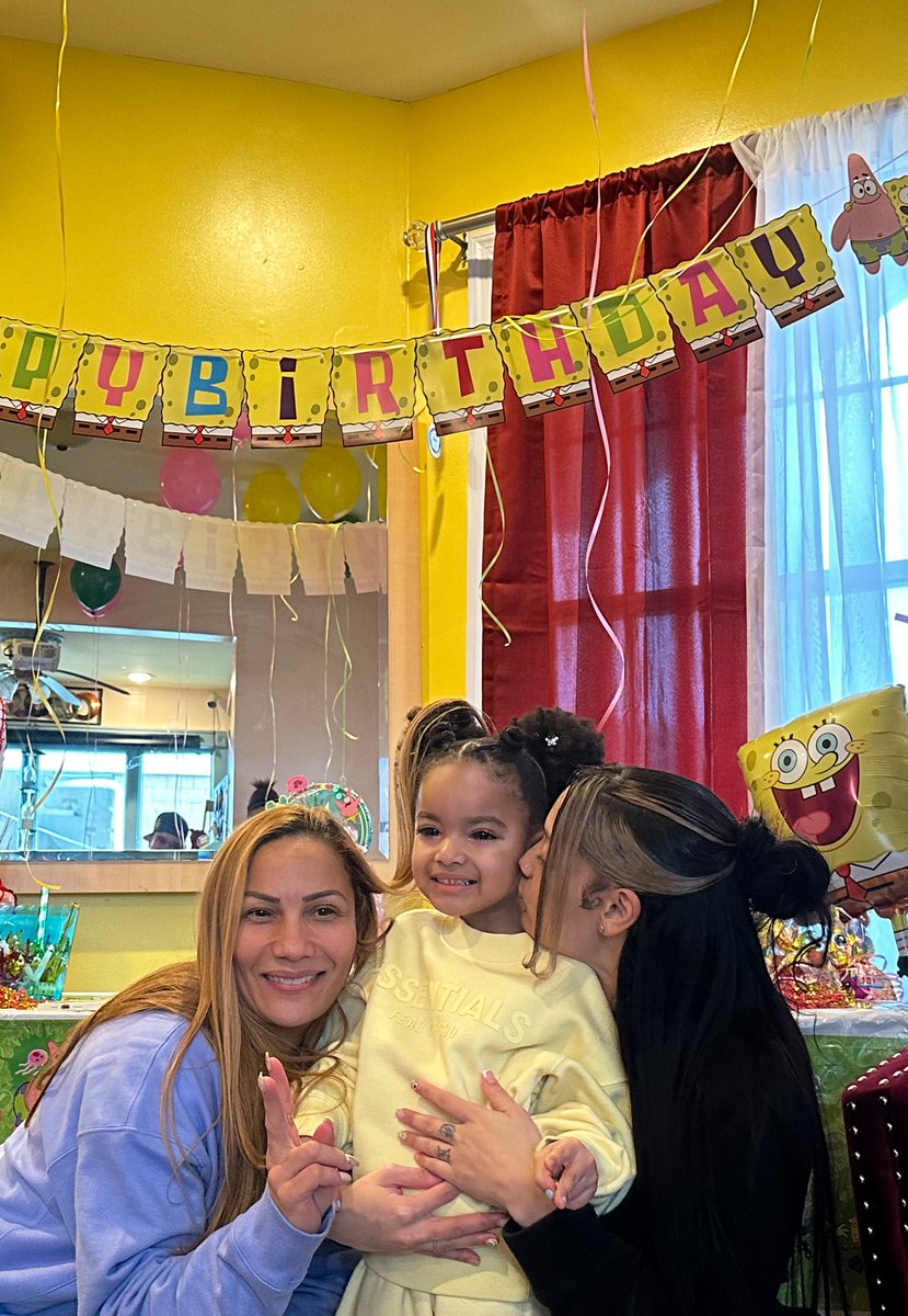 cozym0m's tweet image. You know every time it’s time to go to war abt you I’m always front line. Hope today was as special as you are to me everyday, you make my soul smile. #thebig5💫 Happy birthday princess💛