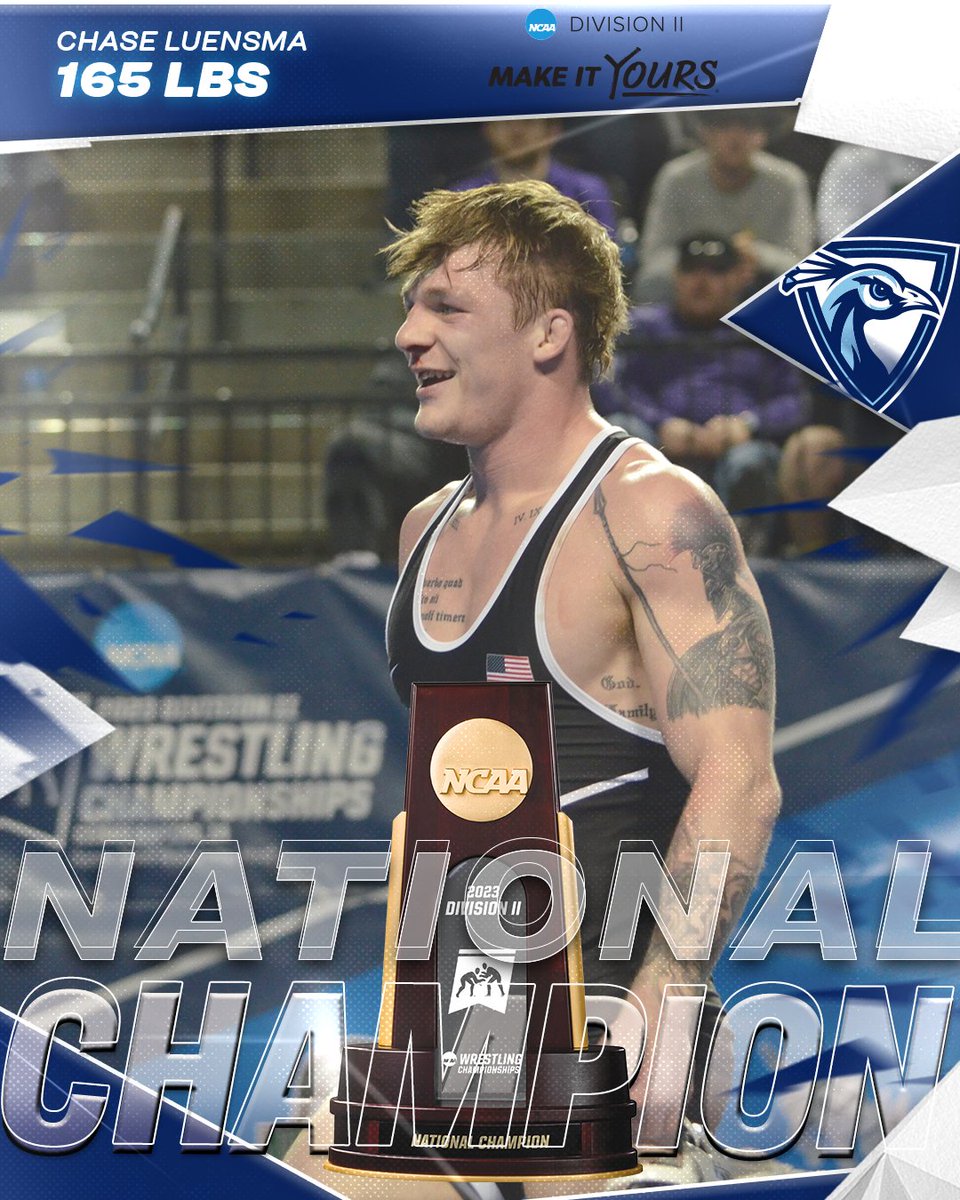 Your 165 lb champion!

Chase Luensman of Upper Iowa does it in front of his home crowd! 

#D2Wrestle | #MakeItYours