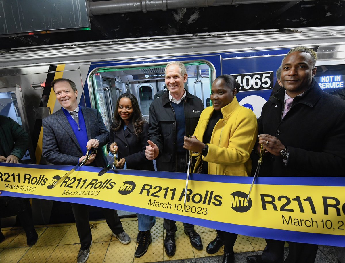 CMBrooksPowers's tweet photo. Earlier in the week the @nyccouncil Committee on #TransportationAndInfrastructure held our Preliminary Budget Hearing. We ended the week celebrating the launch of the #R211. #AllAboard #FarRockaway https://t.co/egh5huwmep