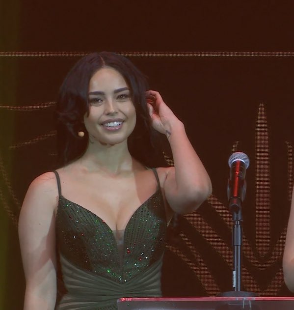 fentysimp's tweet image. i love women so much