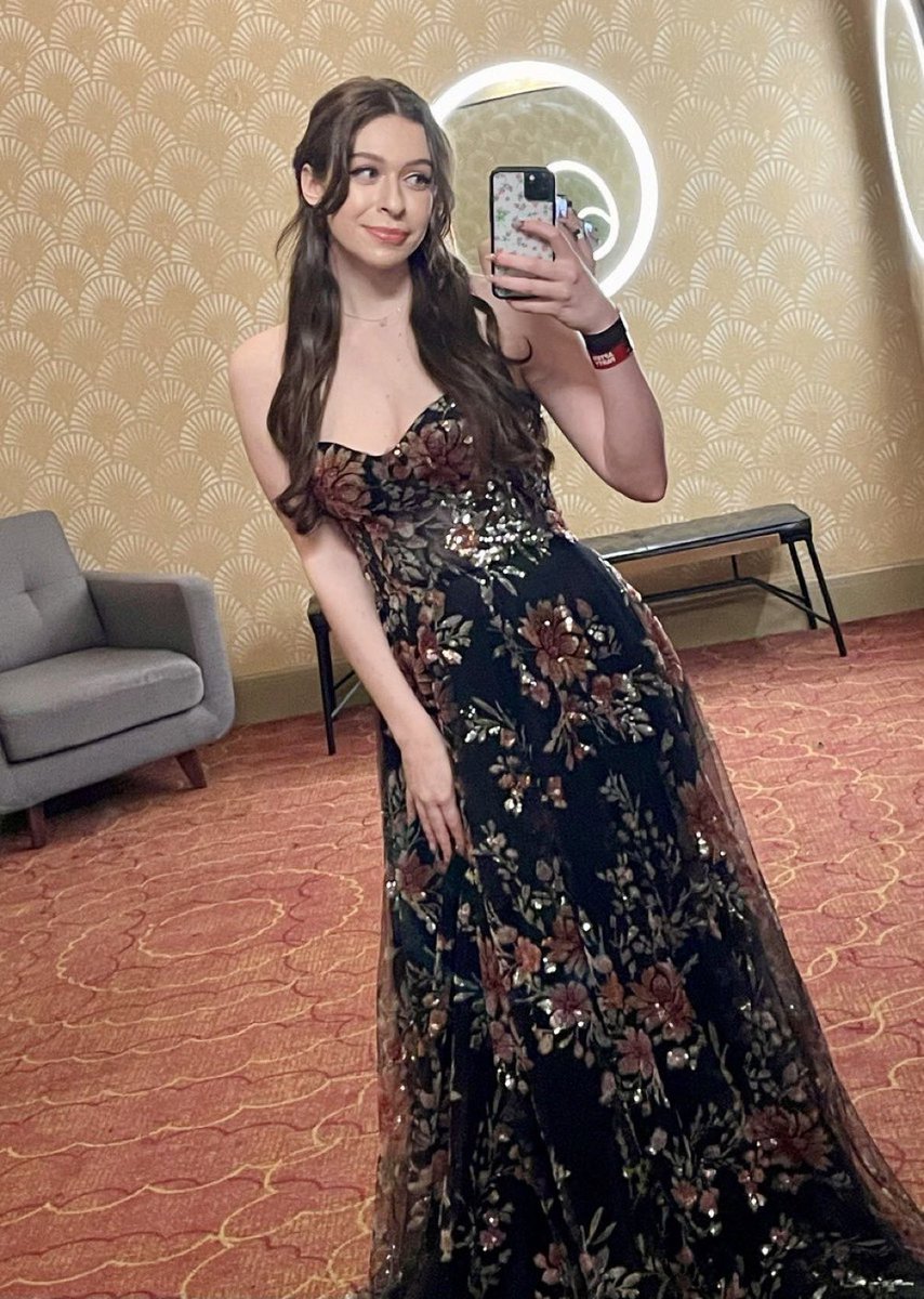 fentysimp's tweet image. i love women so much