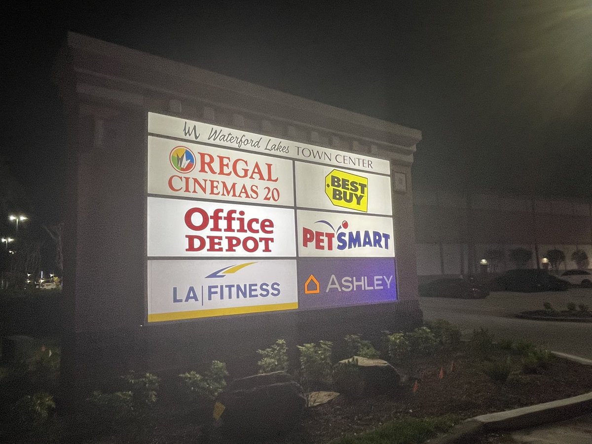 Brian Didlake on Twitter "HEAVY LAW ENFORCEMENT PRESENCE We are at Waterford Lakes Town Center