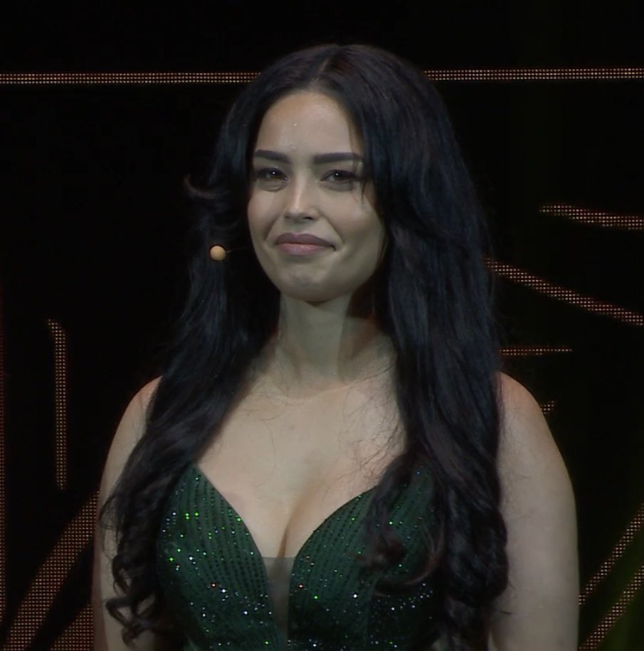 Valkyrae looking like a Goddess #streamerawards Valkyrae looking like a Goddess #streamerawards