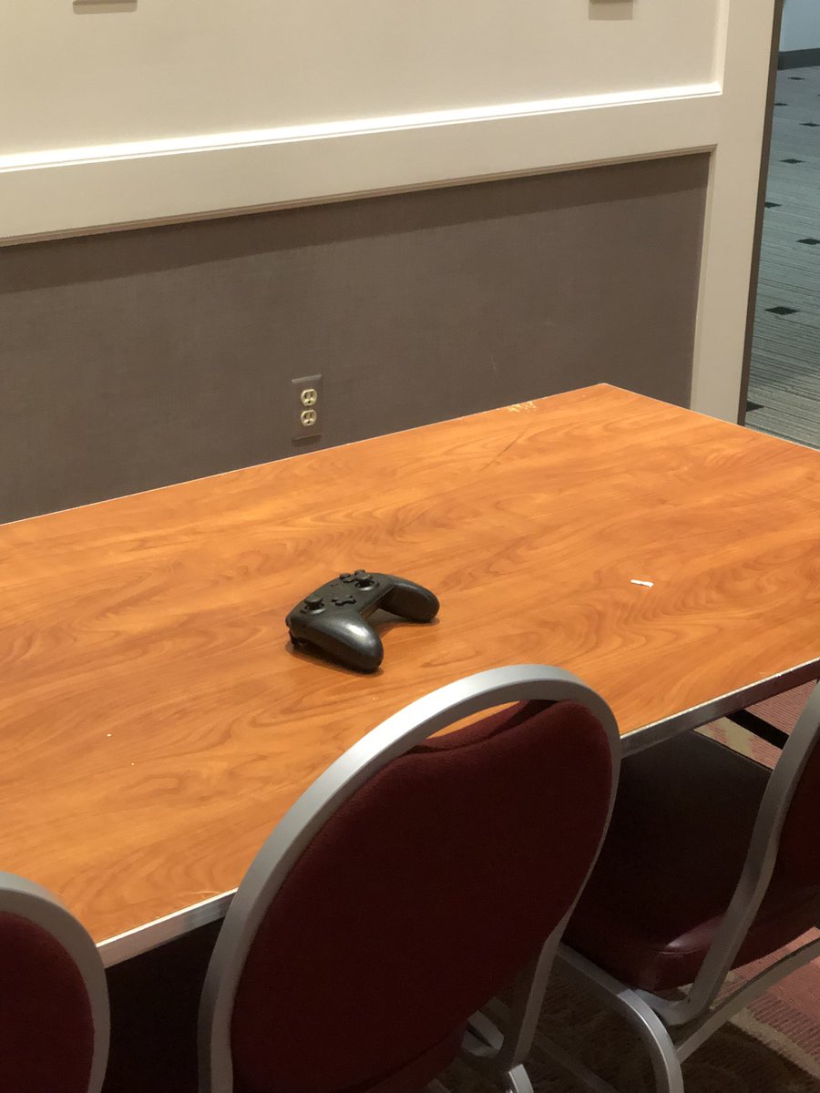 isthatScoops's tweet image. Did anybody leave a #procontroller at #SmashBall?