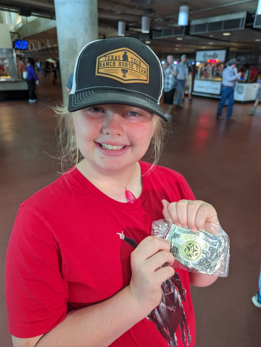 meblk's tweet photo. We celebrated everything @TexasTech and @ttu_maskedrider x @RODEOHOUSTON today! An added bonus was meeting @dalebrisby. It was a great day for our little. 🔴👆🏻⚫ #MissH #FutureRedRaider @troyakaTB https://t.co/eB1jRJUo77